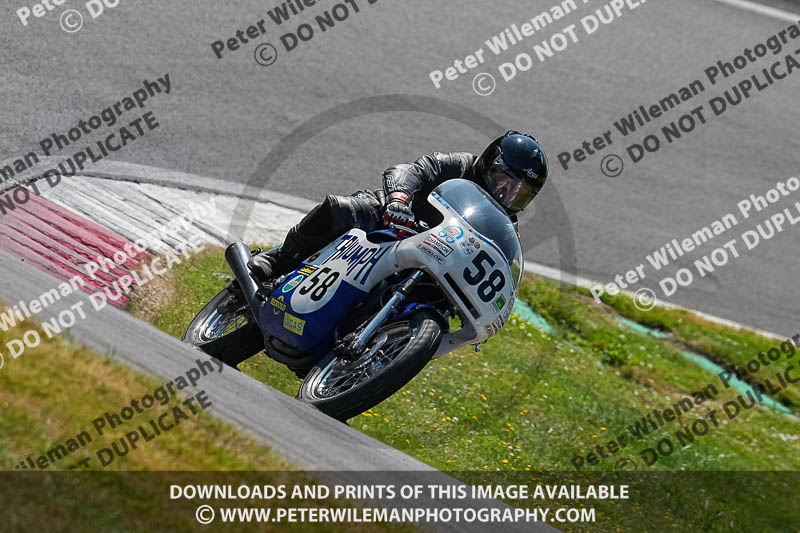 cadwell park;cadwell park photographs;cadwell trackday photographs;enduro digital images;event digital images;eventdigitalimages;peter wileman photography;racing digital images;trackday digital images;trackday photos